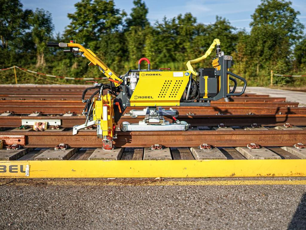 Battery Powered Clipping Machine